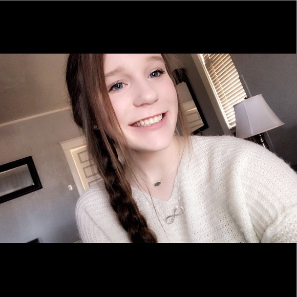 Meet your Posher, Kelsey - Picture 1 of 1